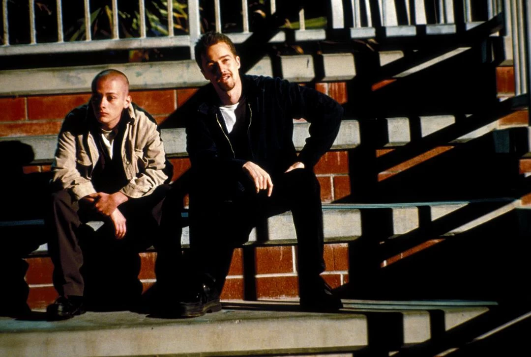 美国X档案/美国历史档案/美国X历史/野兽良民(港) 1998 American History X 27.4G插图1-2QO爱趣游 美国X档案/美国历史档案/美国X历史/野兽良民(港) 1998 American History X 27.4G插图1-2QO爱趣游