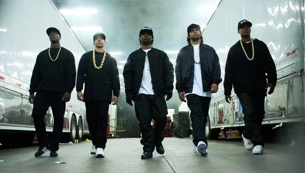 再别康城 4K蓝光原盘下载+高清MKV版 /冲出康普顿 / 2015 Straight Outta Compton 90.3G插图1-2QO爱趣游 再别康城 4K蓝光原盘下载+高清MKV版 /冲出康普顿 / 2015 Straight Outta Compton 90.3G插图1-2QO爱趣游