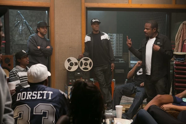 再别康城 4K蓝光原盘下载+高清MKV版 /冲出康普顿 / 2015 Straight Outta Compton 90.3G插图2-2QO爱趣游 再别康城 4K蓝光原盘下载+高清MKV版 /冲出康普顿 / 2015 Straight Outta Compton 90.3G插图2-2QO爱趣游
