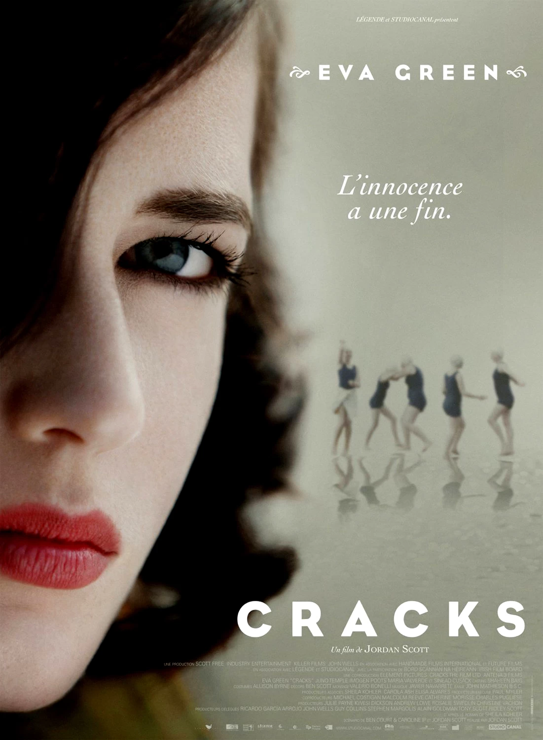 裂缝 蓝光原盘下载+高清MKV版/迷恋对象 / 裂缝 /2009 Cracks 29.4G插图-2QO爱趣游 裂缝 蓝光原盘下载+高清MKV版/迷恋对象 / 裂缝 /2009 Cracks 29.4G插图-2QO爱趣游